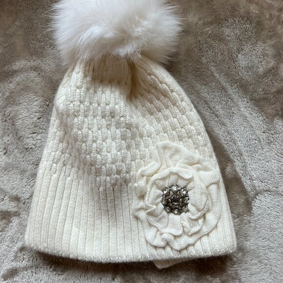 La-El All White Wool & Angora Detachable Pom Pom Beanie Hat (White POM) main image 7